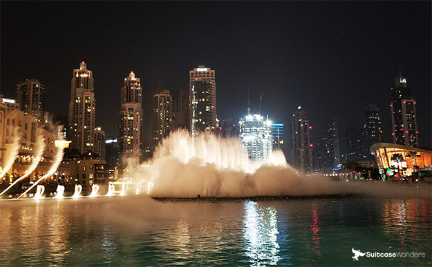 water fountain show dubai mall